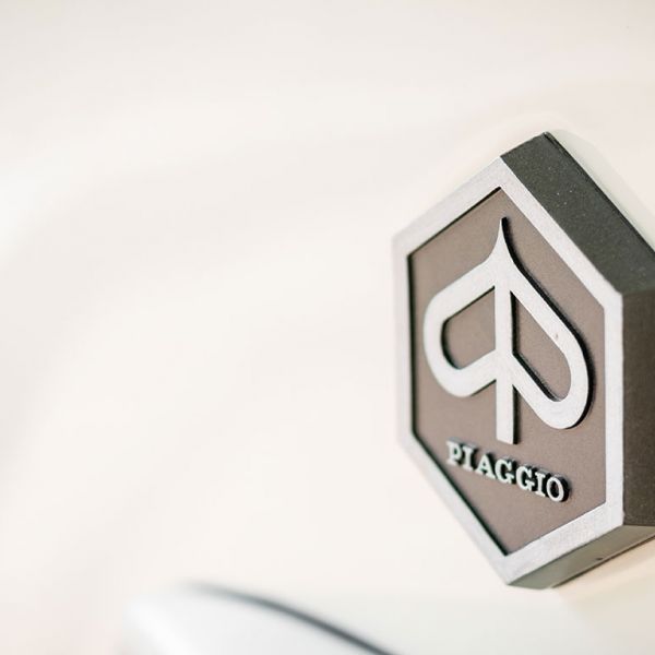 piaggo badge